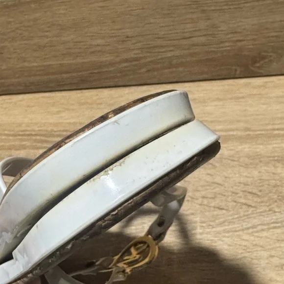 MICHAEL KORS white Cork Sandals Gold MK Logo Charm Jelly Flip Flops Size 11 Shoe - Picture 7 of 7